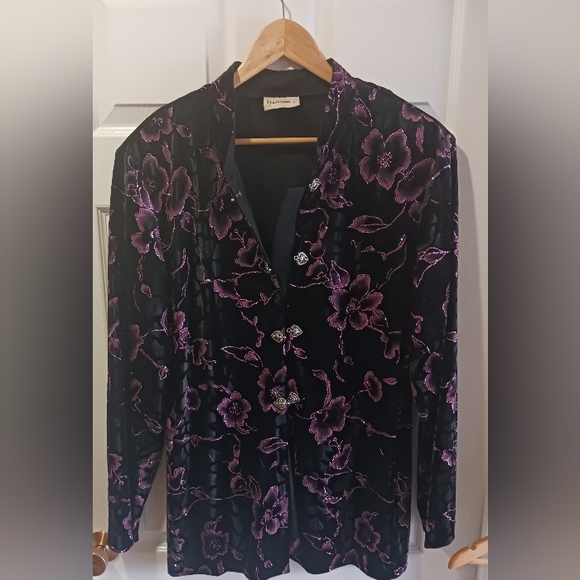 Blazer - Picture 1 of 2